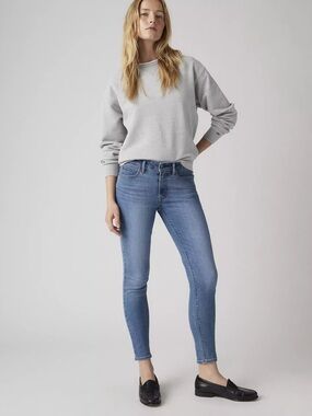 Levi’s 711 Skinny Jeans Size W31 L30 | Light Wash | Mid Rise | Everyday Classic